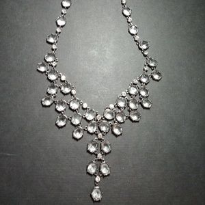 CRYSTAL SEMI LARIET NECKLACE